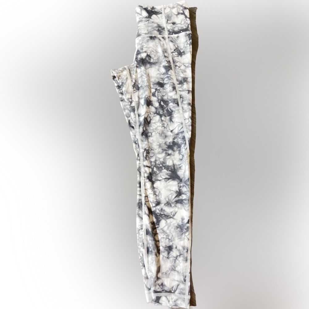Athleta Tie Dye Salutation 7/8 Tights